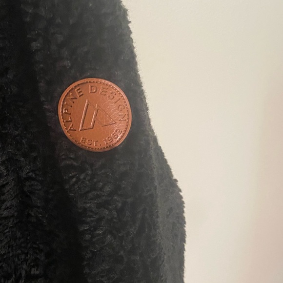 Alpine design jacket - Picture 2 of 4